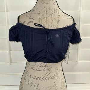 Beverly and Beck Lola Cropped Short Sleeve Top